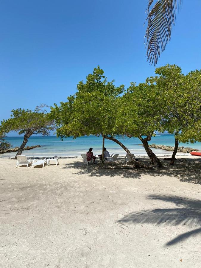 Hotel Carey Beach Baru Cartagena