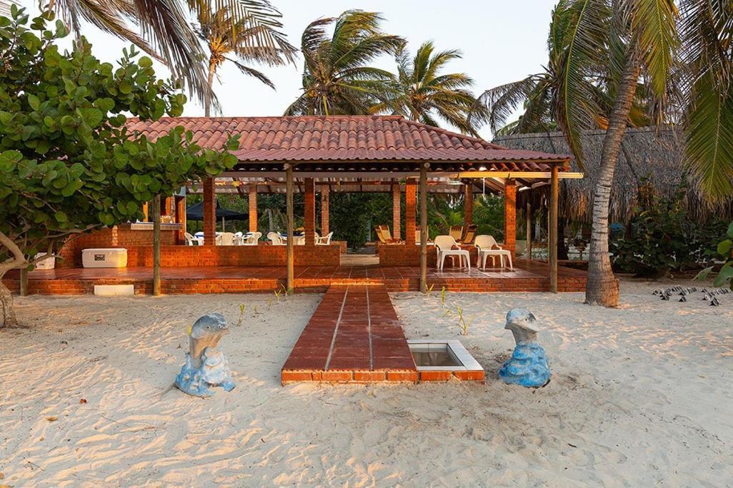 Hotel Carey Beach Baru Cartagena
