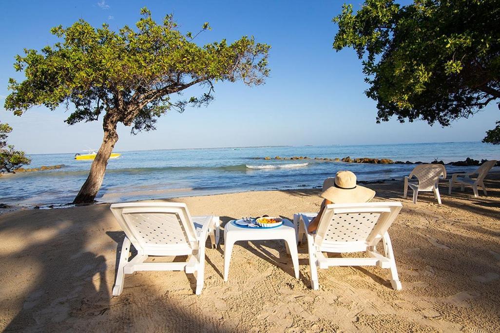 Carey Beach Baru Hotel *