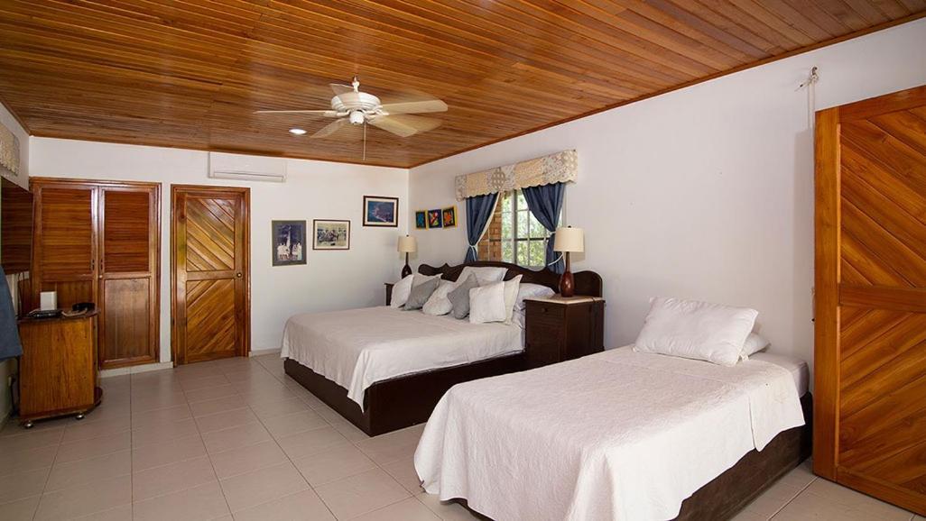 Hotel Carey Beach Baru Cartagena
